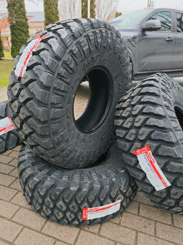 355c12,5 R15 6PR 113Q gumiabroncs